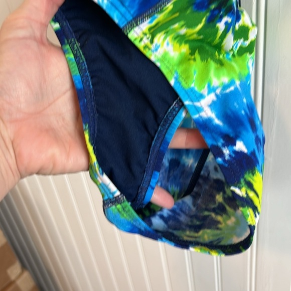 Vibrant Tie-Dye Swimsuit Speedo Endurance one piece - Picture 3 of 8